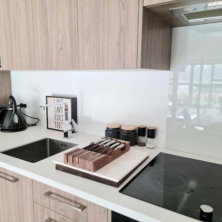 כרייסטצ'רץ' Modern 1 Bedroom Apartment Across From Hagley Park מראה חיצוני תמונה